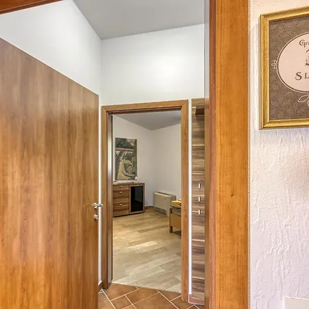 Apartma Grad Boutique - Happy