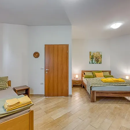 Grad Boutique - Happy Apartma Koper
