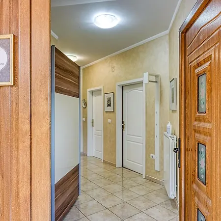 Grad Boutique - Happy Apartma