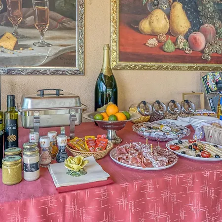 Grad Boutique - Happy Apartma Koper